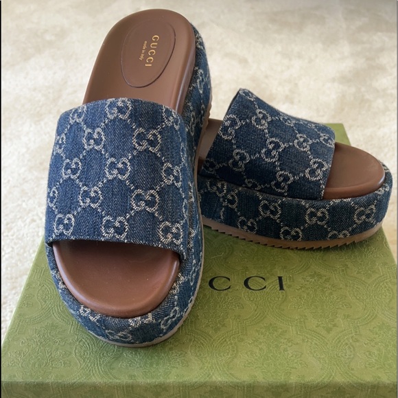 Gucci denim sandals / clogs. Worn once - Picture 1 of 3